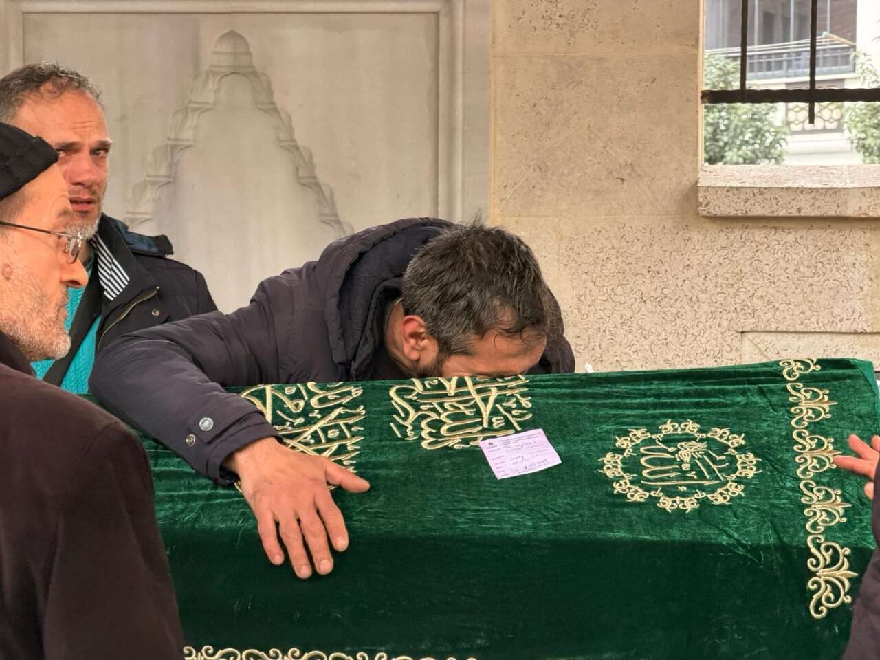 Bu acıya yürek dayanmaz! Küçük Tesnim’e Konyalı Camisinde yürek yakan veda 9